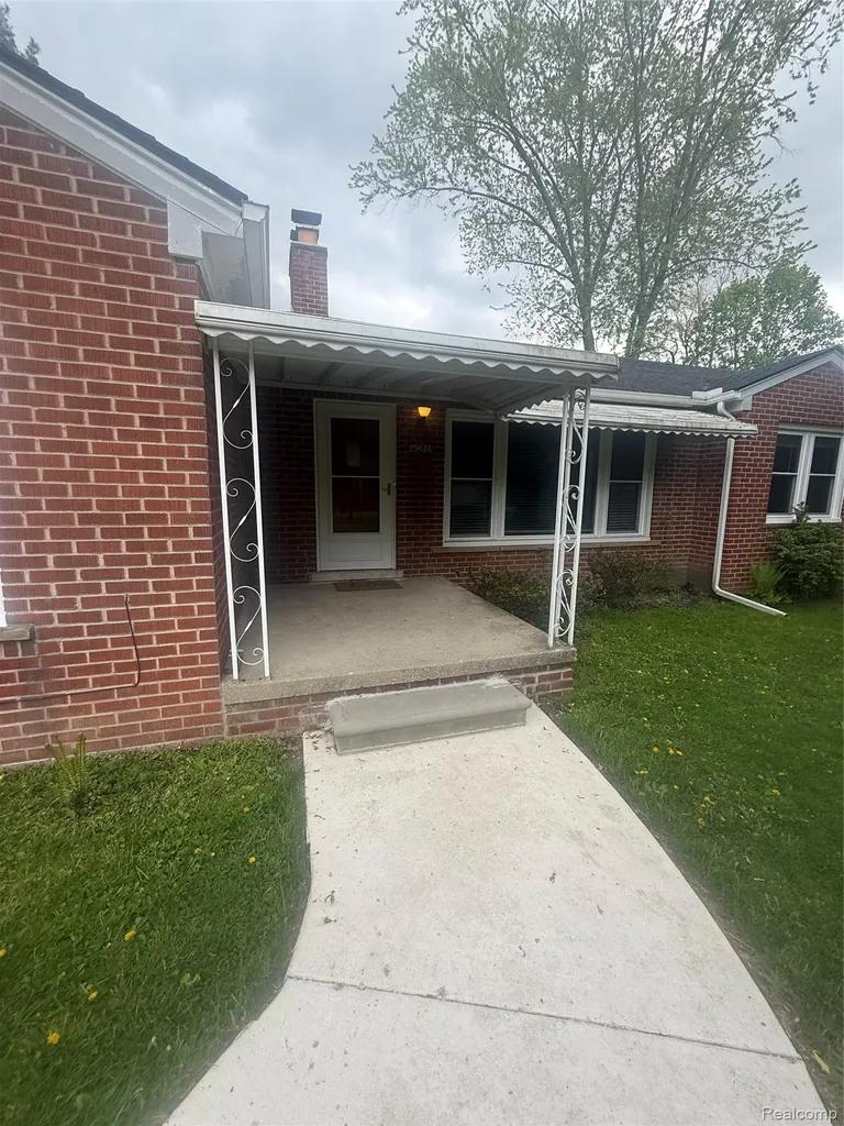 25626 Dunbar Street Southfield City MI 48033