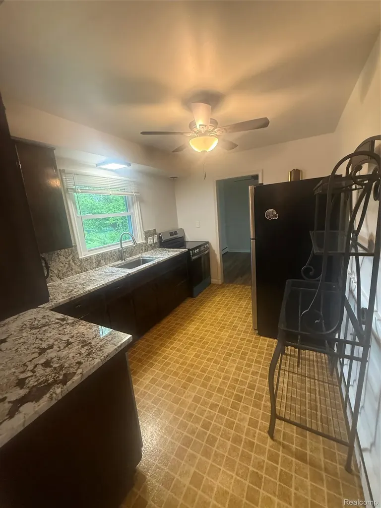 25626 Dunbar Street Southfield City MI 48033
