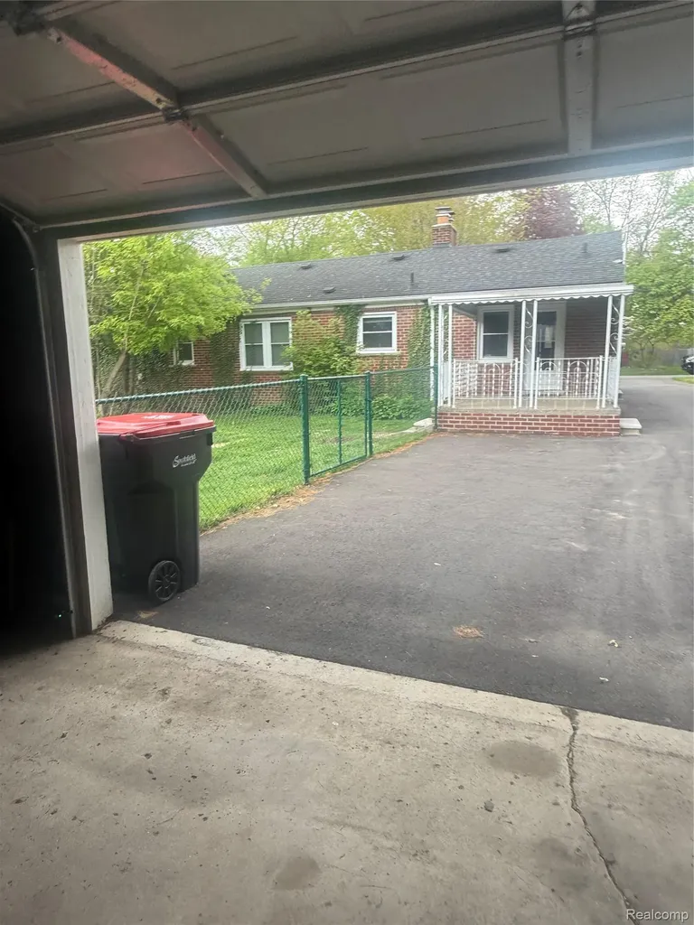 25626 Dunbar Street Southfield City MI 48033