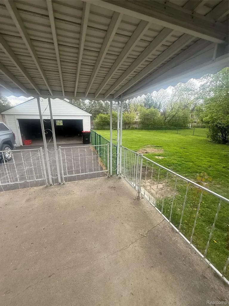 25626 Dunbar Street Southfield City MI 48033