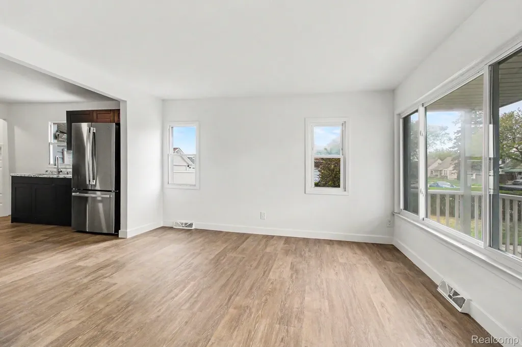 28629 Rush Street Garden City City MI 48135