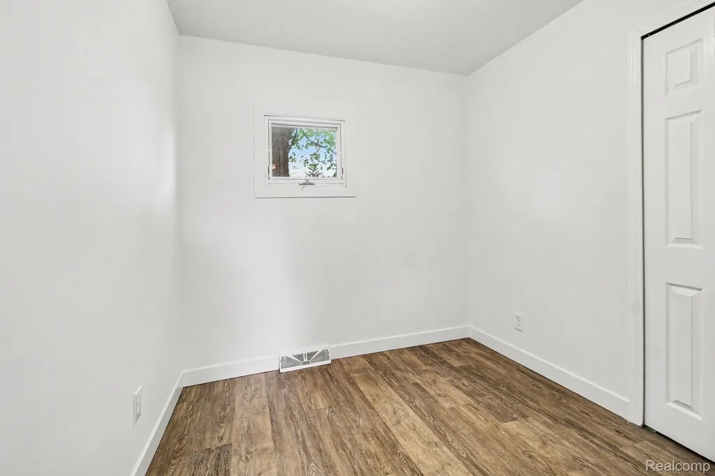28629 Rush Street Garden City City MI 48135