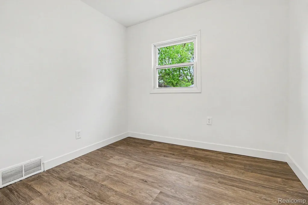 28629 Rush Street Garden City City MI 48135
