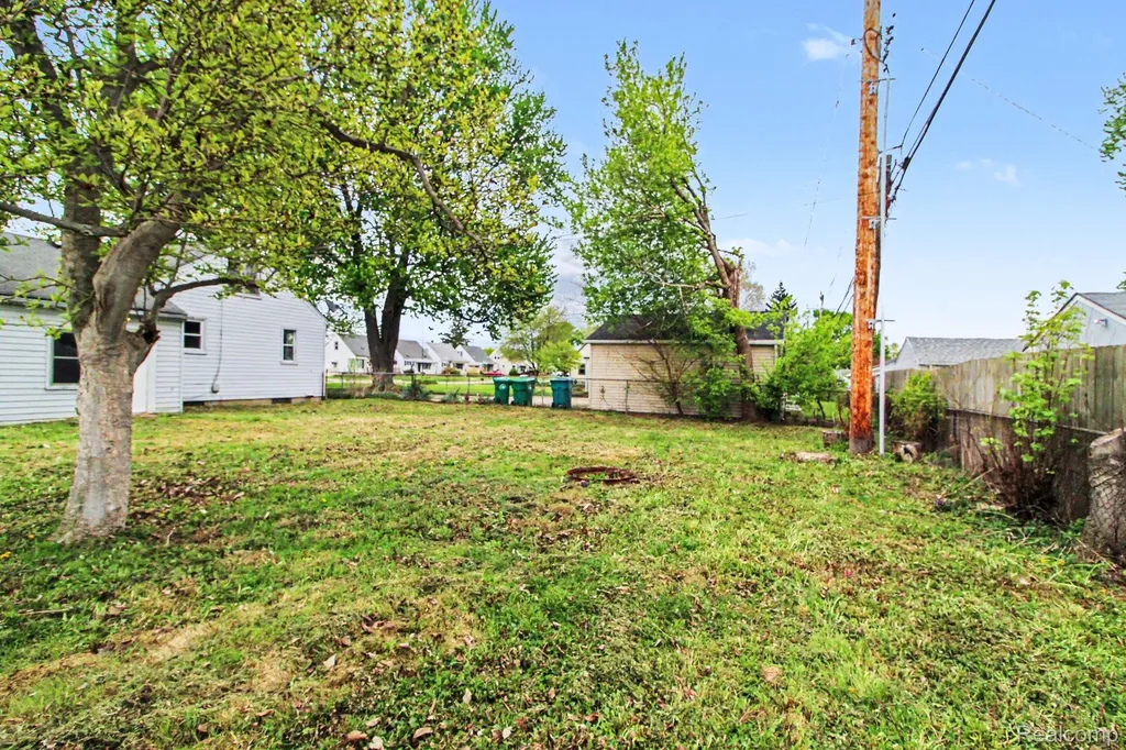 28629 Rush Street Garden City City MI 48135