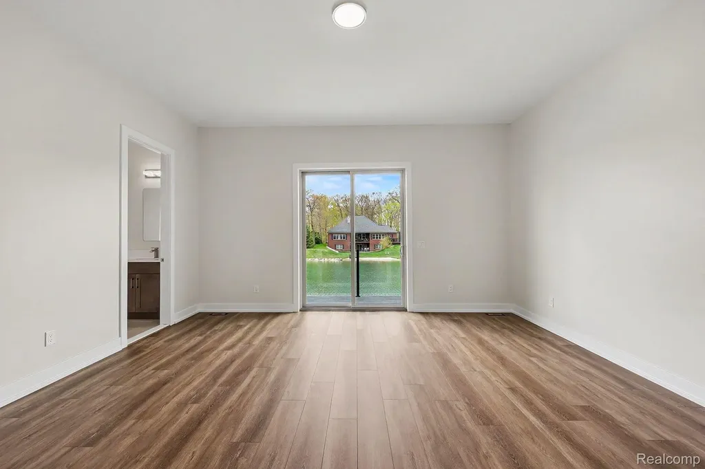 68503 Lake Angela Pointe Richmond City MI 48062