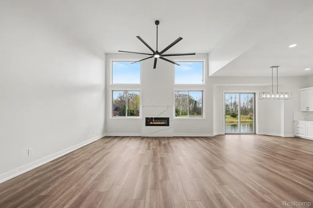 68503 Lake Angela Pointe Richmond City MI 48062