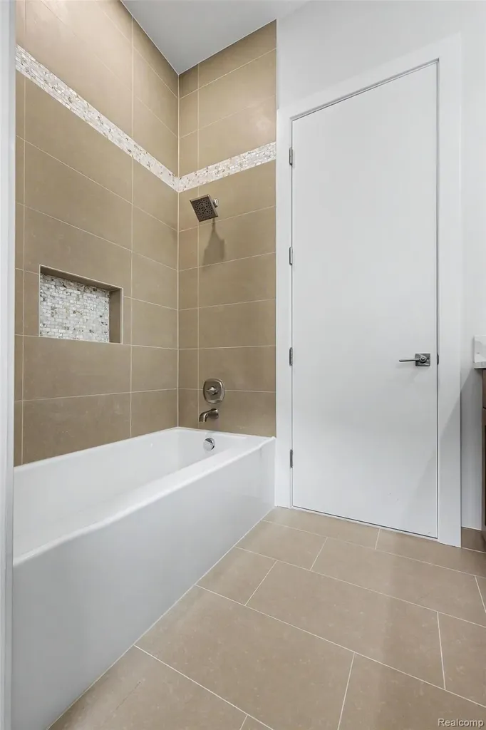 68503 Lake Angela Pointe Richmond City MI 48062