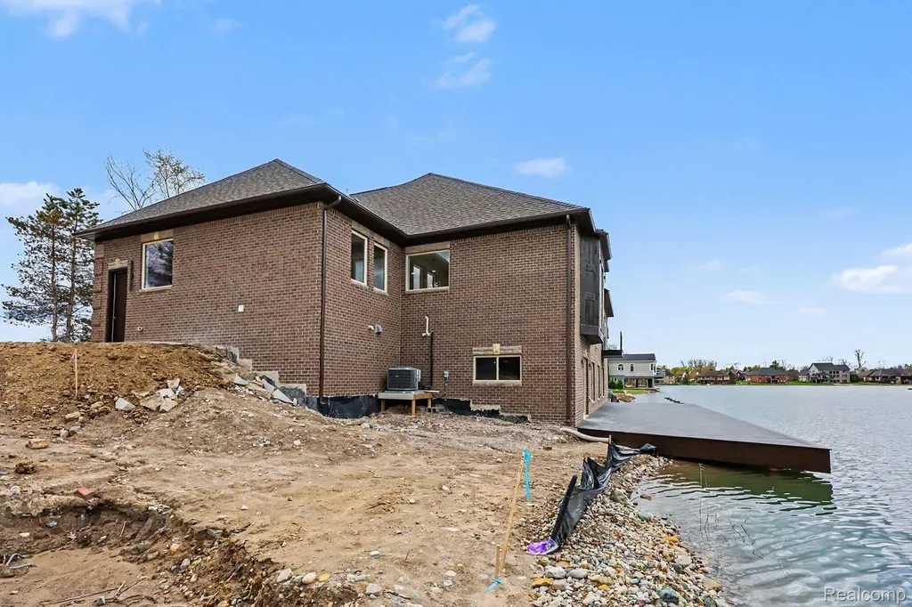 68503 Lake Angela Pointe Richmond City MI 48062