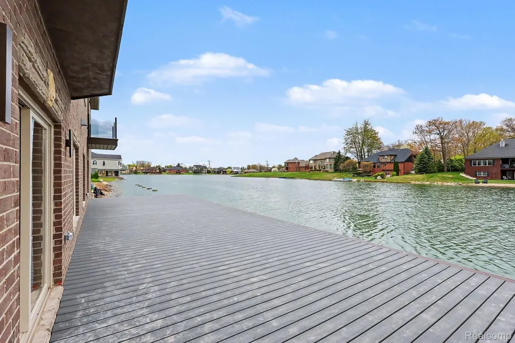68503 Lake Angela Pointe Richmond City MI 48062