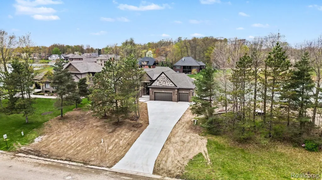68503 Lake Angela Pointe Richmond City MI 48062