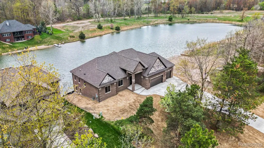 68503 Lake Angela Pointe Richmond City MI 48062