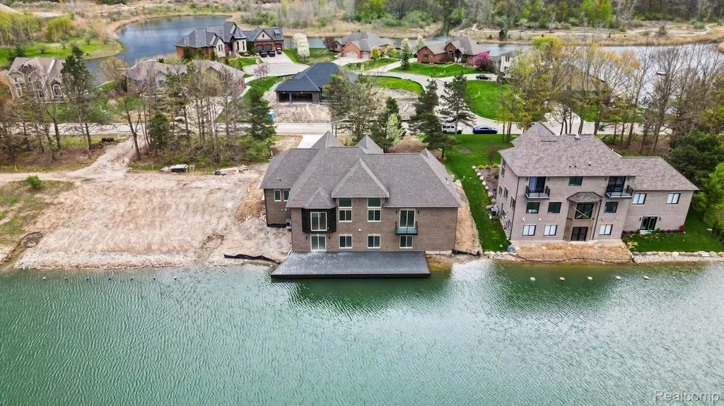 68503 Lake Angela Pointe Richmond City MI 48062