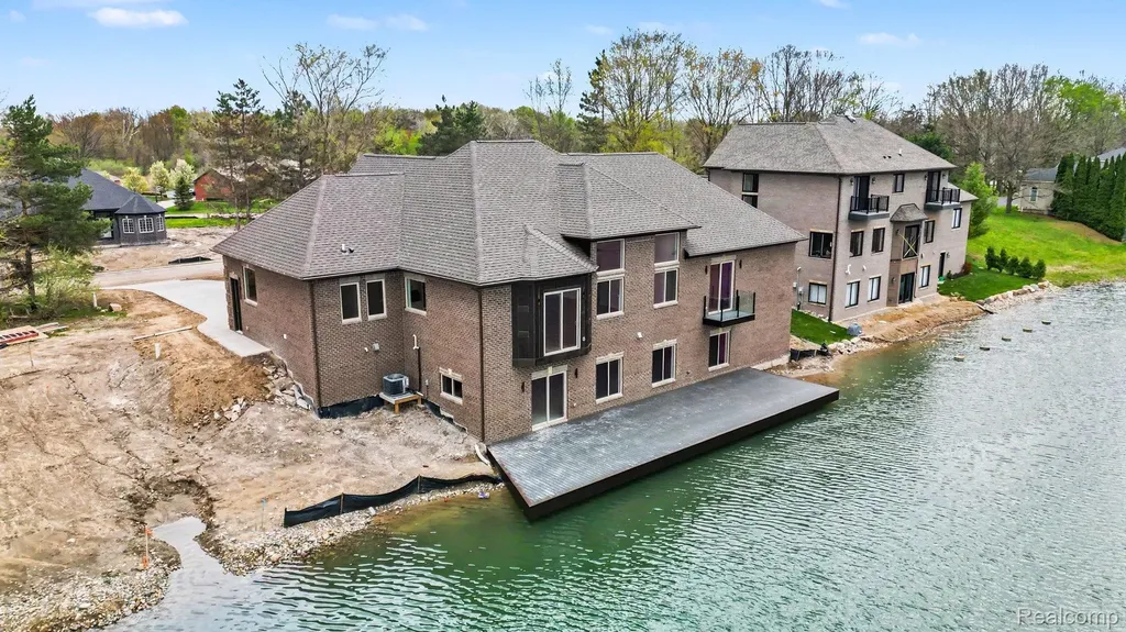 68503 Lake Angela Pointe Richmond City MI 48062