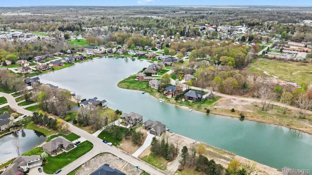 68503 Lake Angela Pointe Richmond City MI 48062