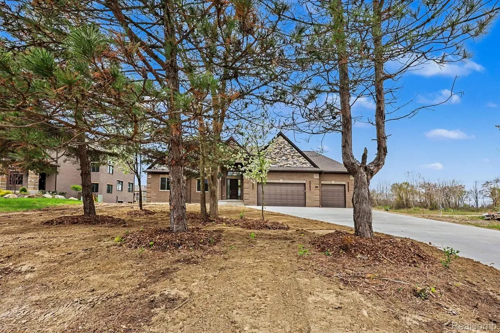 68503 Lake Angela Pointe Richmond City MI 48062