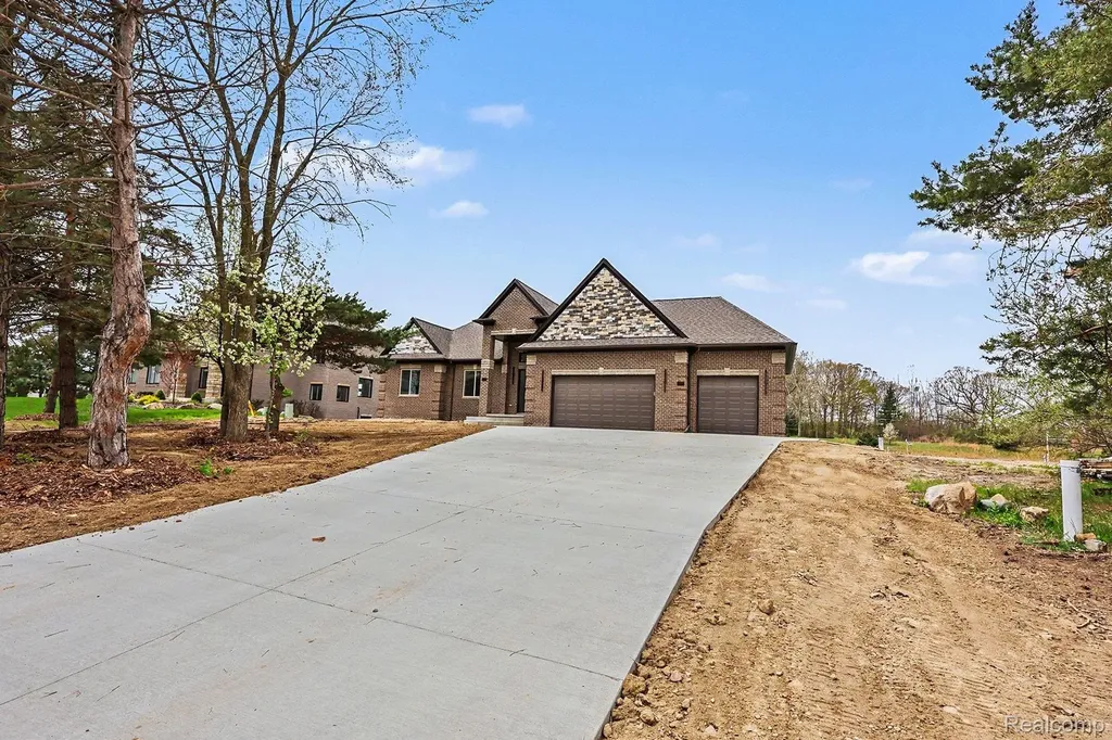 68503 Lake Angela Pointe Richmond City MI 48062