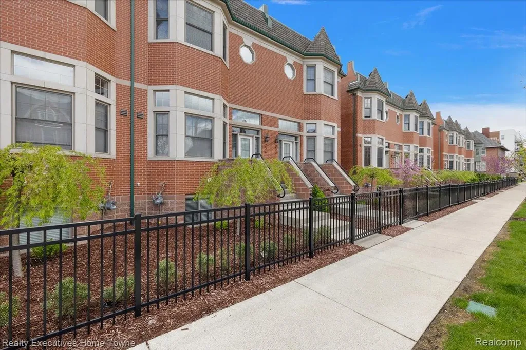 236 Erskine Street Erskine Street Unit 23 Detroit City MI 48201