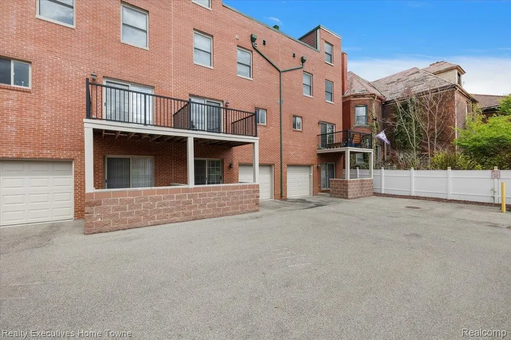 236 Erskine Street Erskine Street Unit 23 Detroit City MI 48201