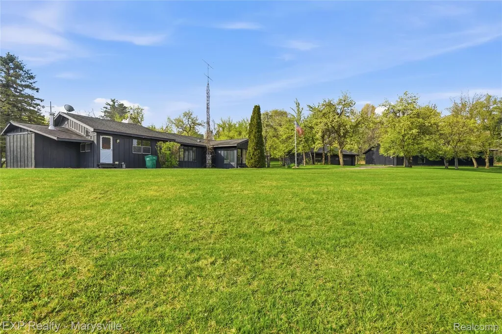 3345 Beach Road Port Huron Charter Township MI 48060