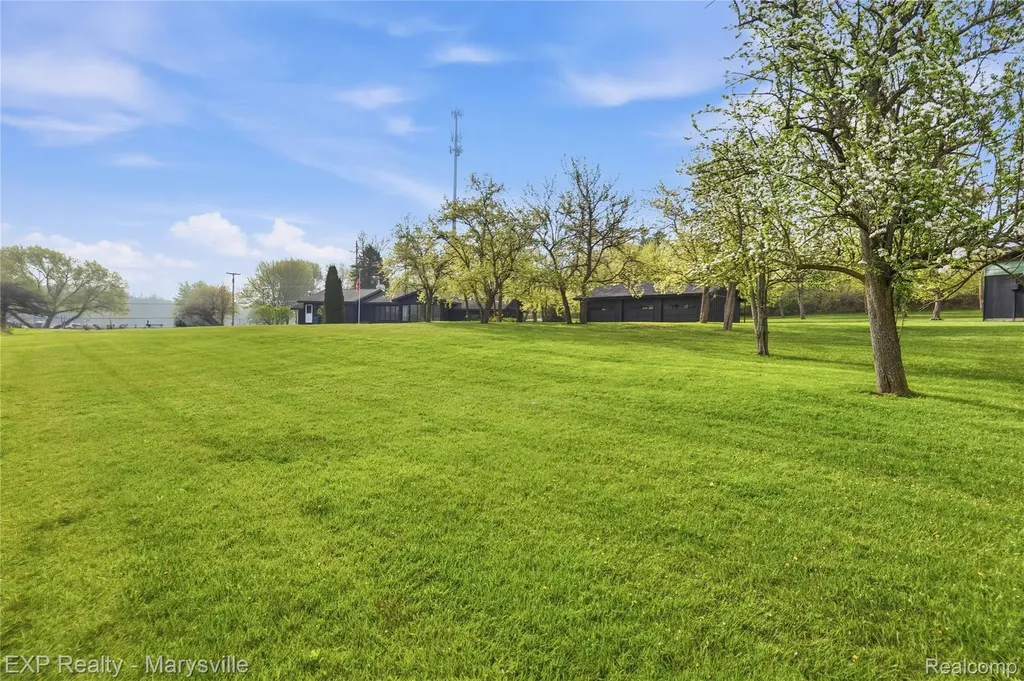 3345 Beach Road Port Huron Charter Township MI 48060