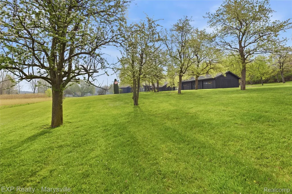 3345 Beach Road Port Huron Charter Township MI 48060