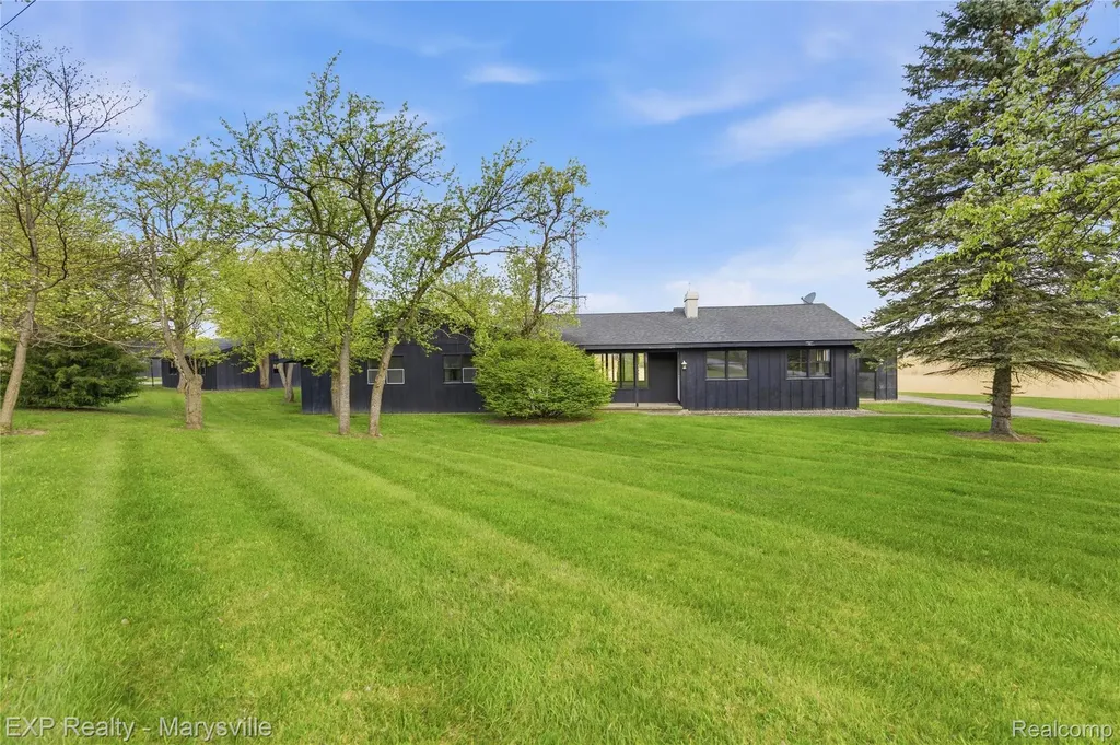 3345 Beach Road Port Huron Charter Township MI 48060