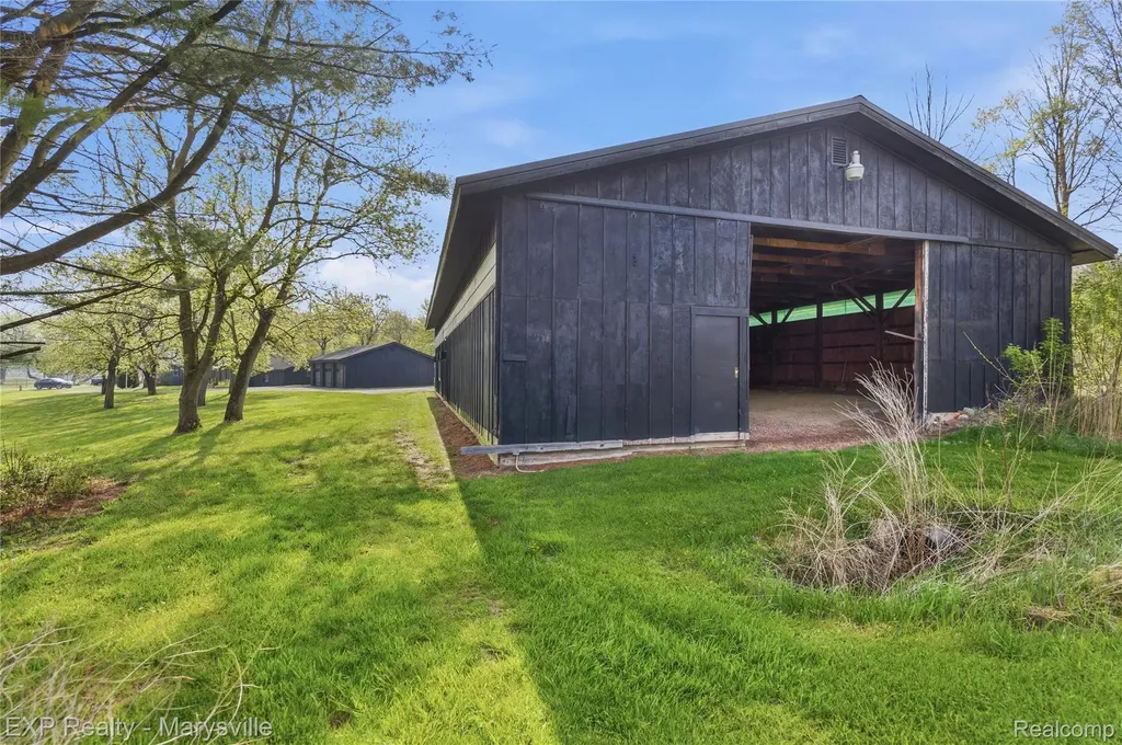 3345 Beach Road Port Huron Charter Township MI 48060