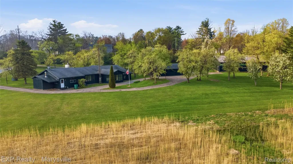 3345 Beach Road Port Huron Charter Township MI 48060