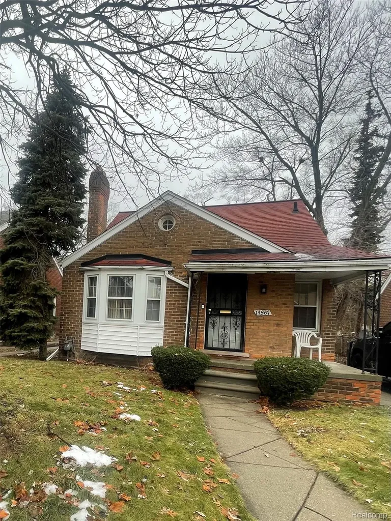 17587 Strathmoor Street Detroit City MI 48235
