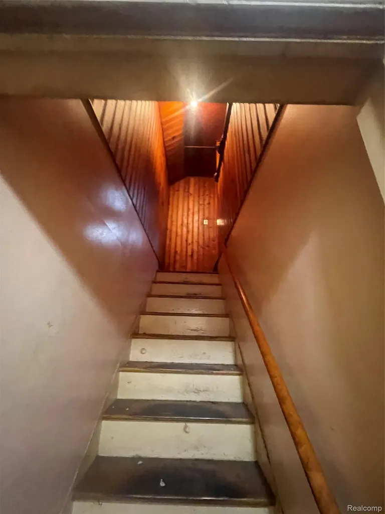 17587 Strathmoor Street Detroit City MI 48235