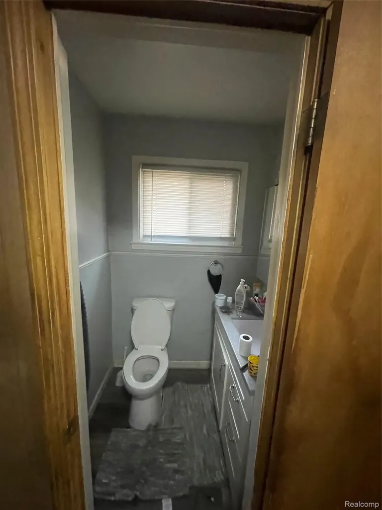 17587 Strathmoor Street Detroit City MI 48235