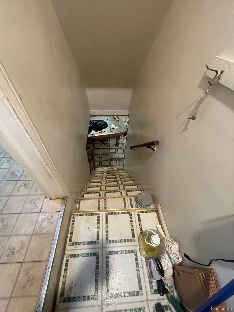 17587 Strathmoor Street Detroit City MI 48235