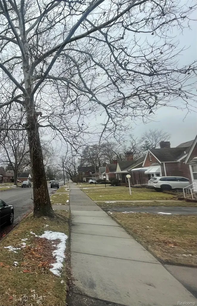 17587 Strathmoor Street Detroit City MI 48235