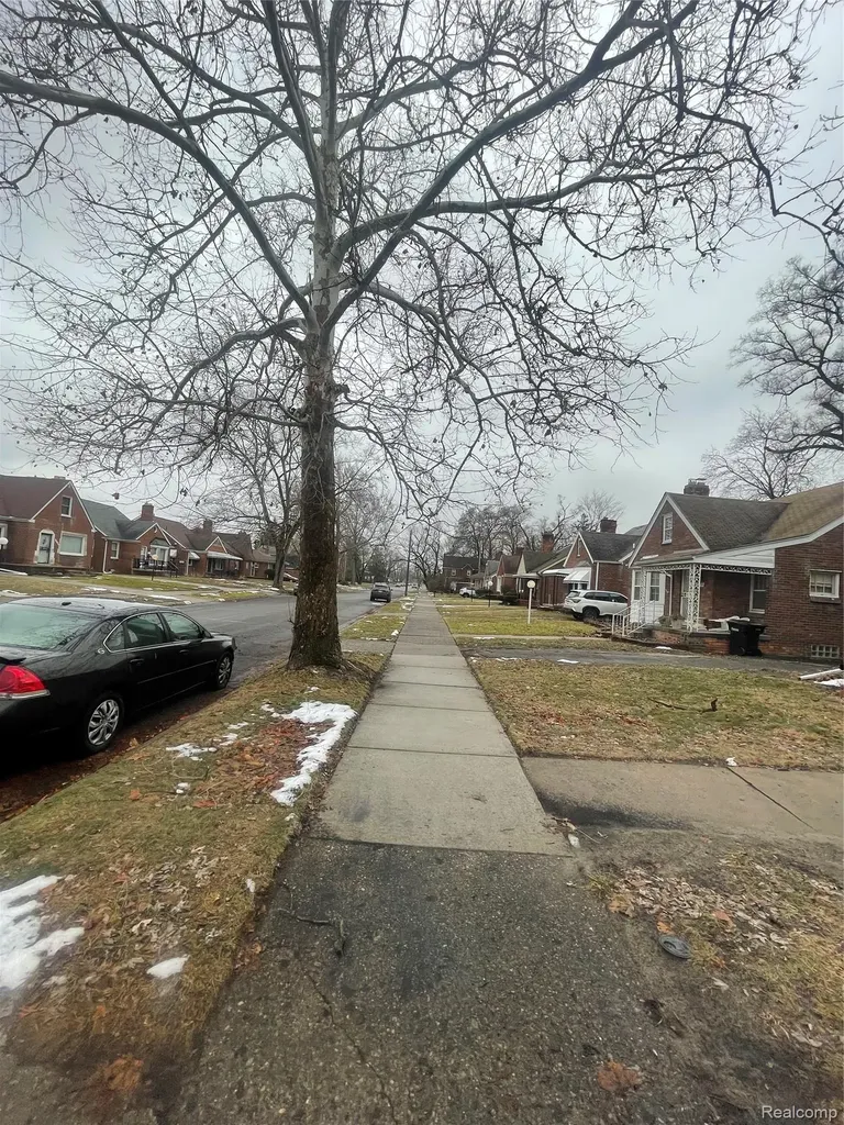 17587 Strathmoor Street Detroit City MI 48235