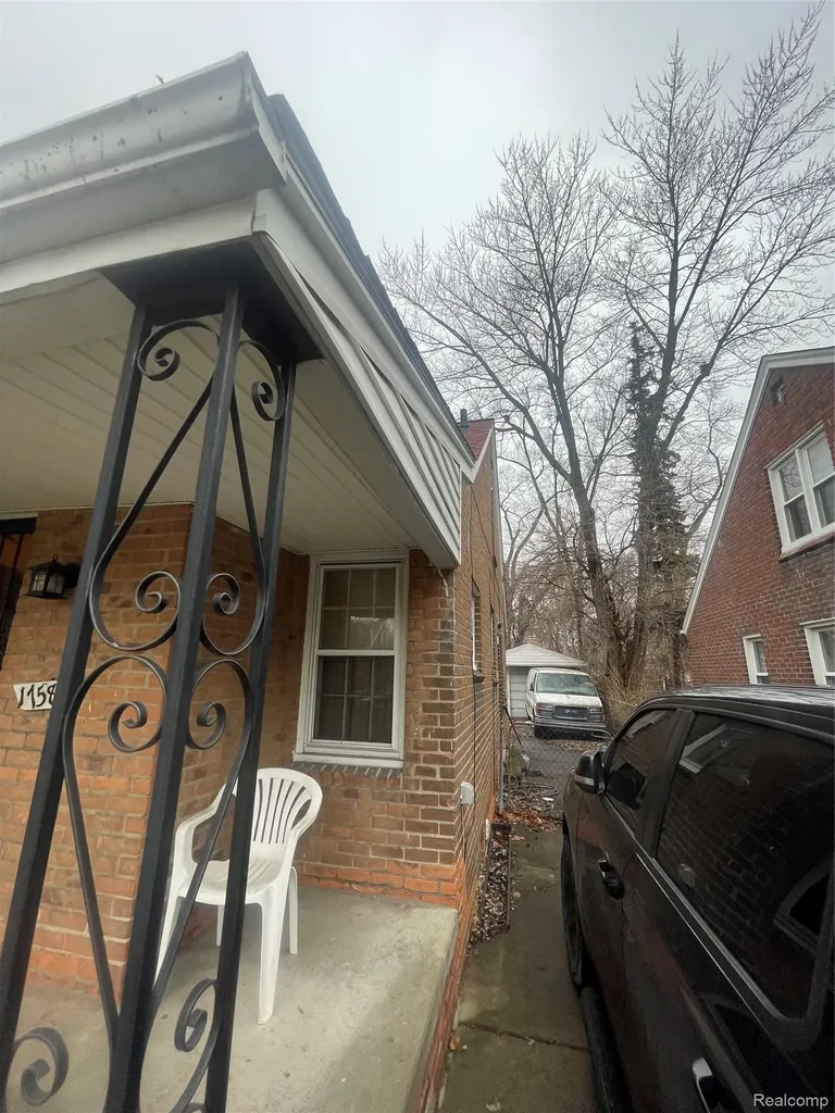 17587 Strathmoor Street Detroit City MI 48235