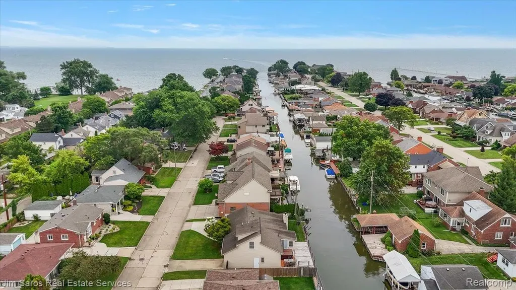 22470 Wildwood Street St. Clair Shores City MI 48081