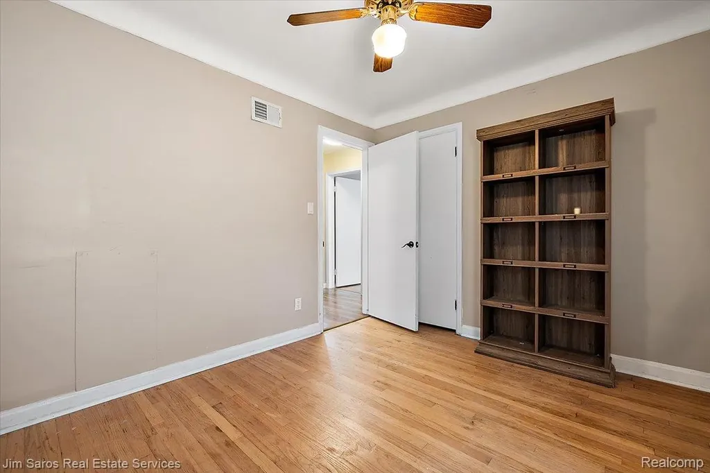 22470 Wildwood Street St. Clair Shores City MI 48081