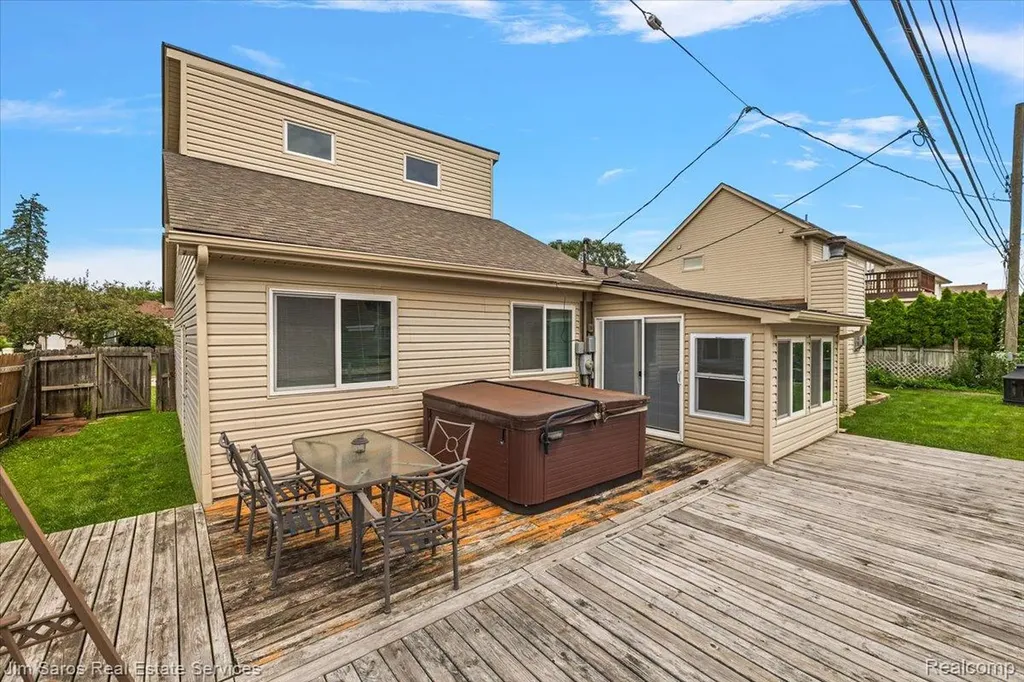 22470 Wildwood Street St. Clair Shores City MI 48081