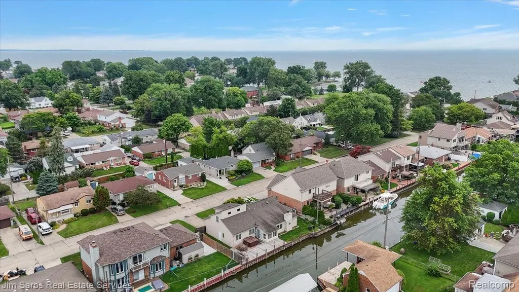 22470 Wildwood Street St. Clair Shores City MI 48081