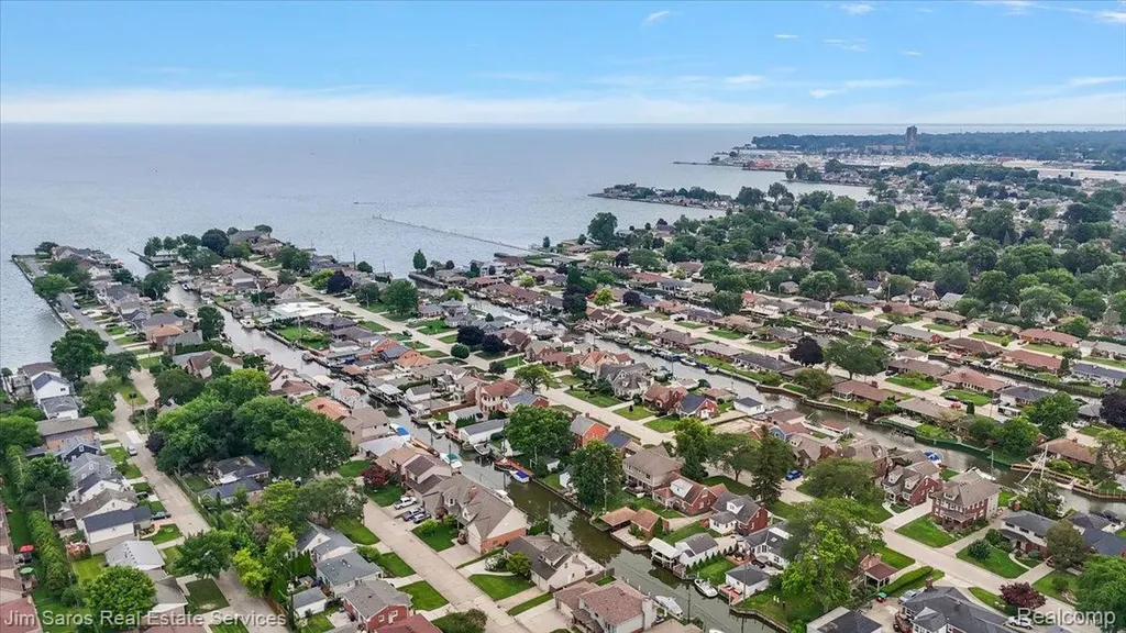 22470 Wildwood Street St. Clair Shores City MI 48081