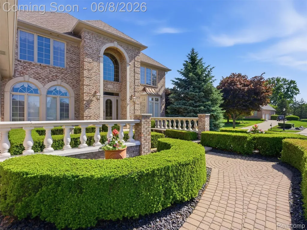 54150 Queensborough Drive Shelby Charter Township MI 48315