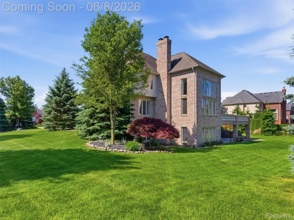 54150 Queensborough Drive Shelby Charter Township MI 48315