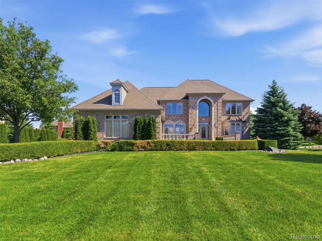 54150 Queensborough Drive Shelby Charter Township MI 48315