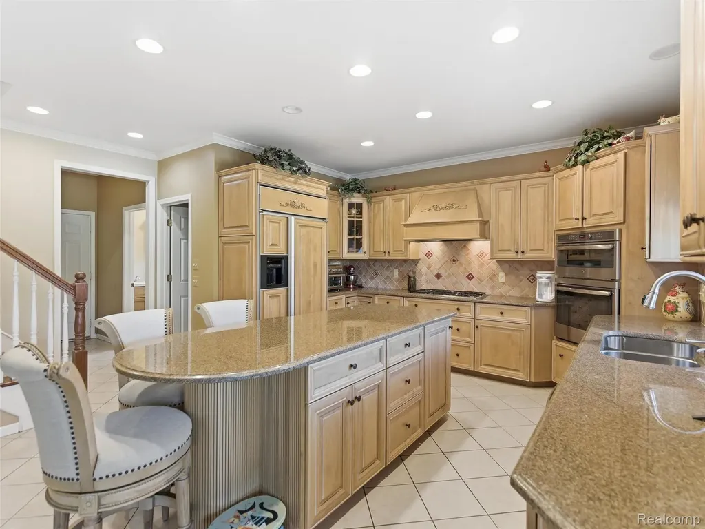 54150 Queensborough Drive Shelby Charter Township MI 48315