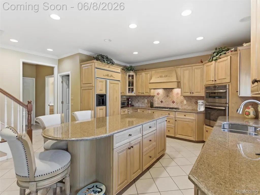 54150 Queensborough Drive Shelby Charter Township MI 48315