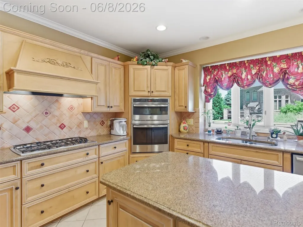 54150 Queensborough Drive Shelby Charter Township MI 48315