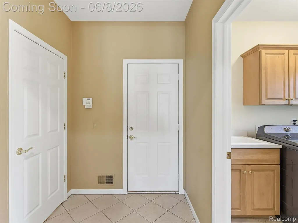 54150 Queensborough Drive Shelby Charter Township MI 48315