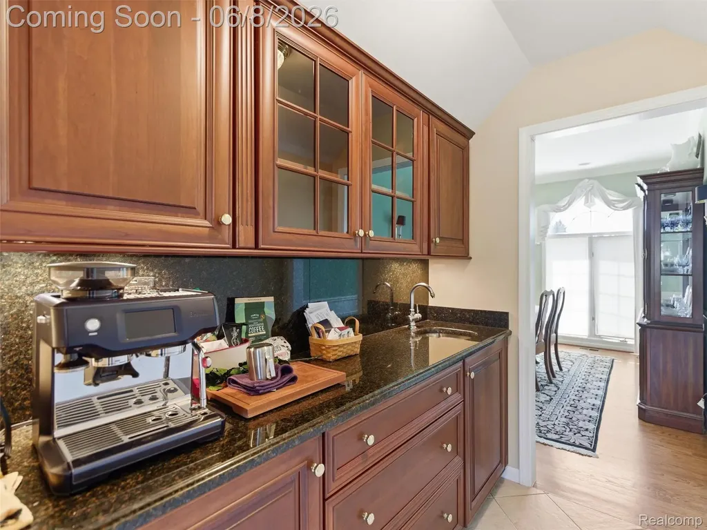 54150 Queensborough Drive Shelby Charter Township MI 48315