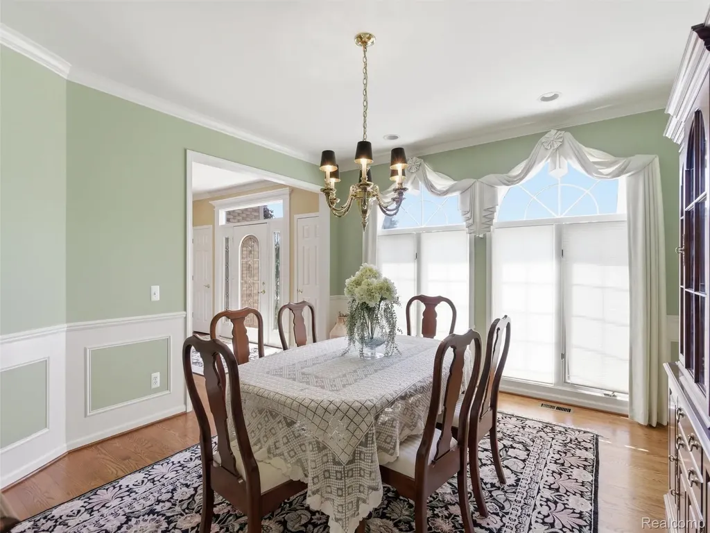 54150 Queensborough Drive Shelby Charter Township MI 48315