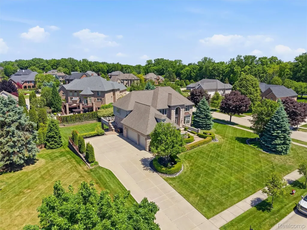 54150 Queensborough Drive Shelby Charter Township MI 48315